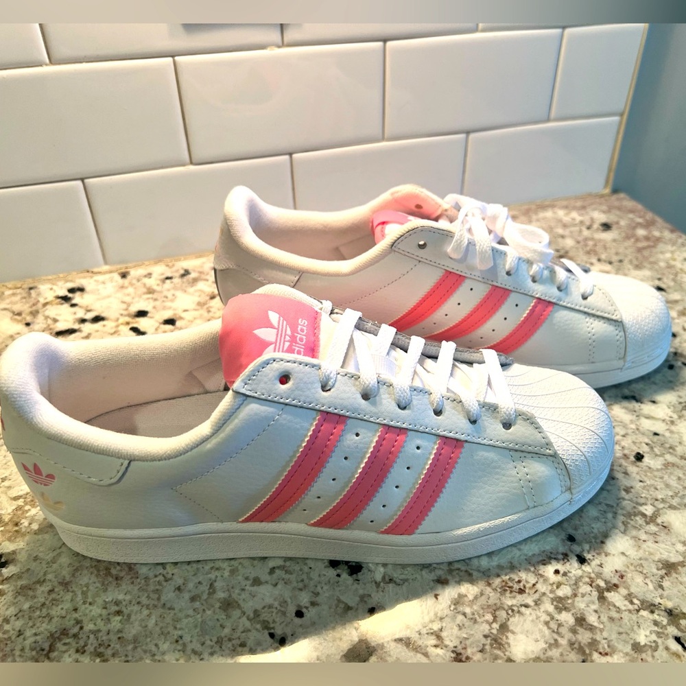MEN’s ADIDAS Superstar Pink - NEW - 9
